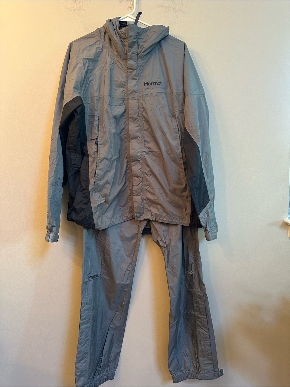 Marmot Men's Light Gray and Dark Gray Waterproof Rain Suit